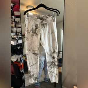 Savvi Lifestyle Co. White & Grey Tie Dye Reef Women’s  Leggings Large